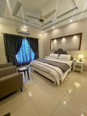 Luxury Guest House in Bahria Town